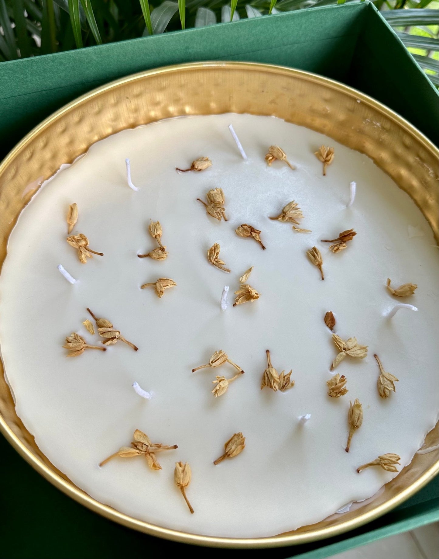 10" Urli Candle – Handpoured in Rose & Jasmine - Mandy and Co