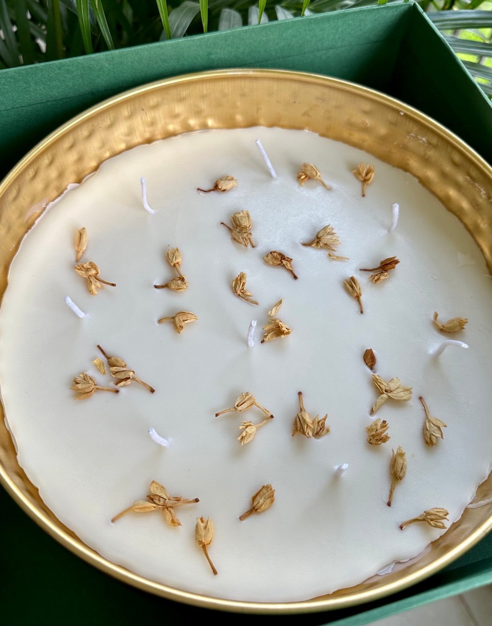 10" Urli Candle – Handpoured in Rose & Jasmine - Mandy and Co