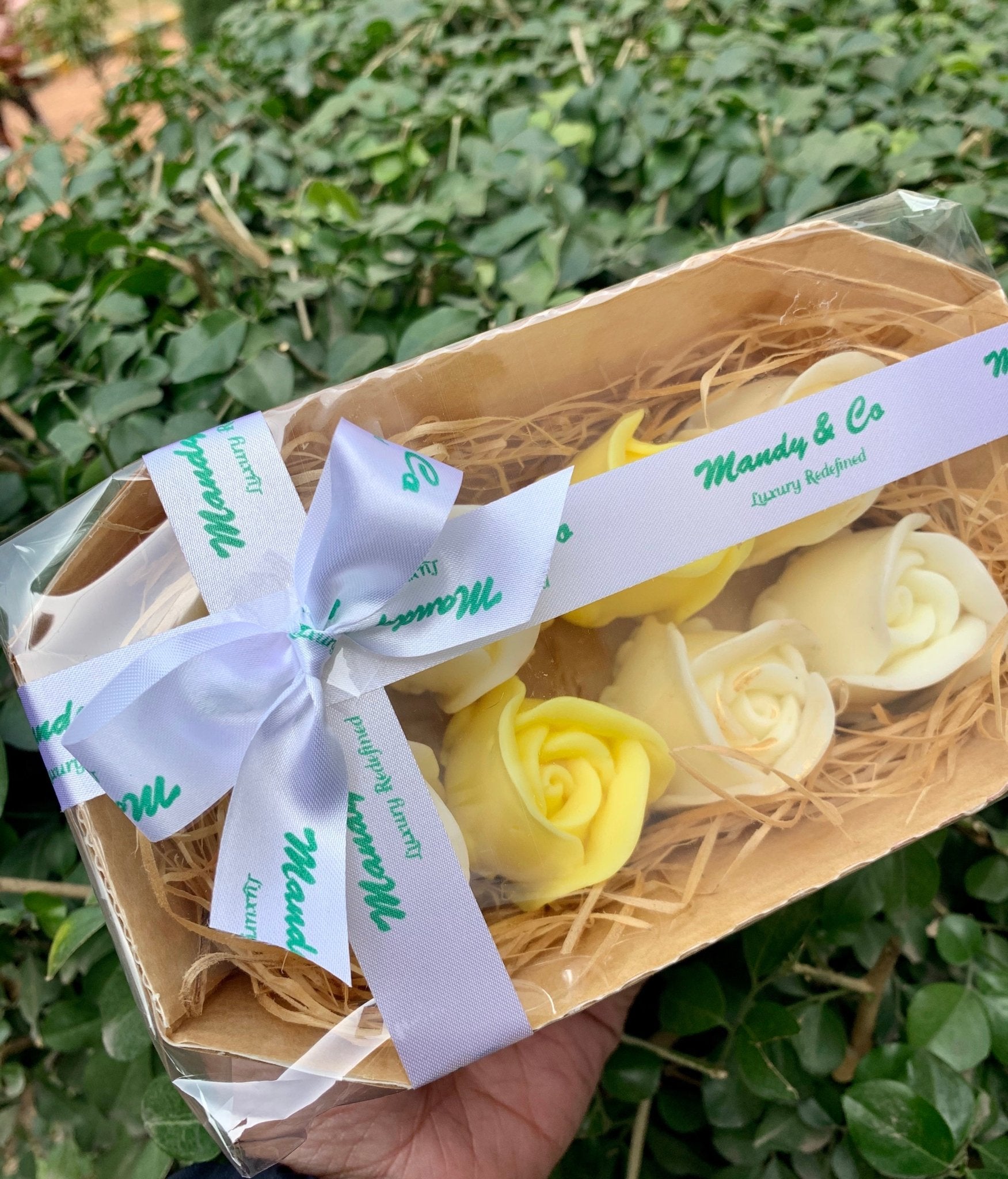 Box of 8 roses - Lemon - Mandy and Co